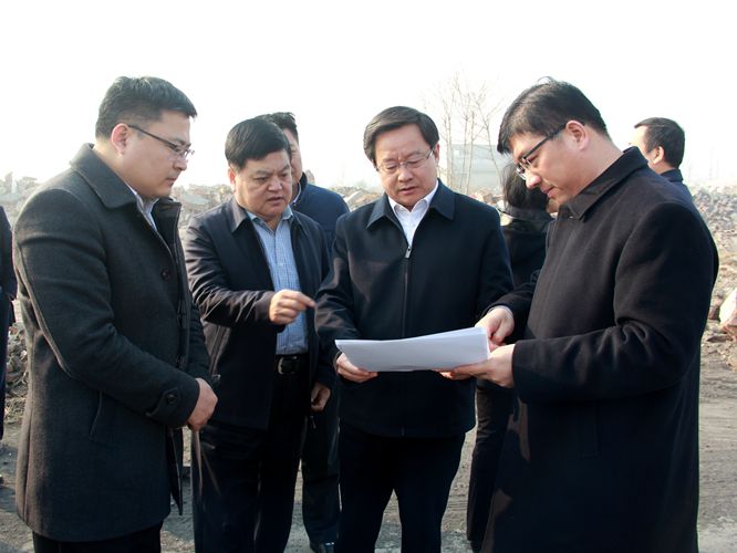<b>ɽʡ˴ιΰͬ쵼ľʯչֳ칫</b>