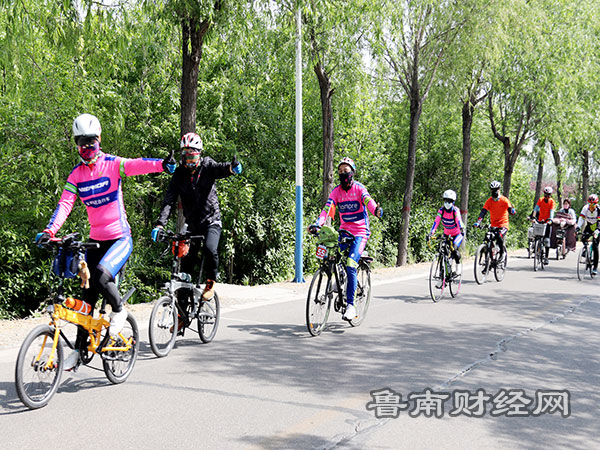 中银富登村镇银行举行“低碳环保 绿色行”活动